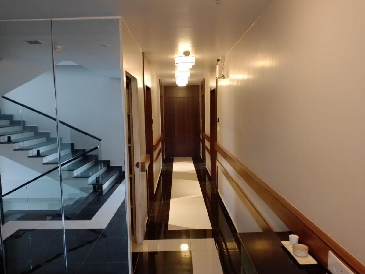 The Convoy Hotel Дибругар Екстериор снимка