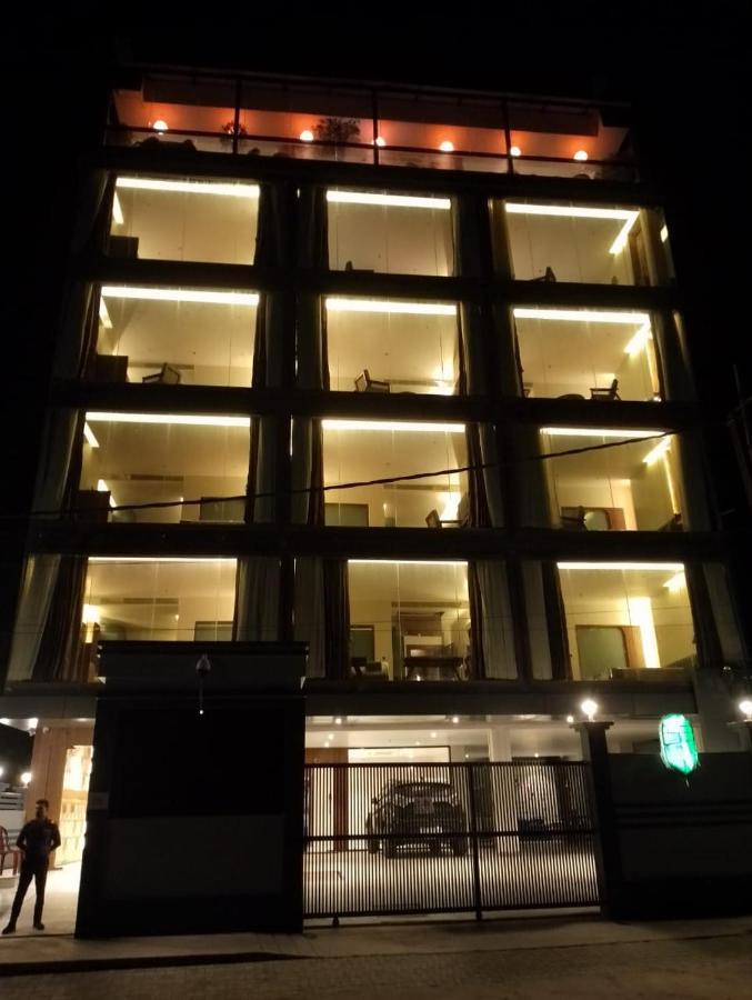 The Convoy Hotel Дибругар Екстериор снимка