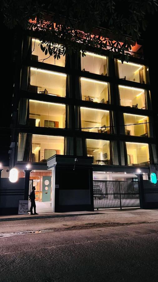 The Convoy Hotel Дибругар Екстериор снимка