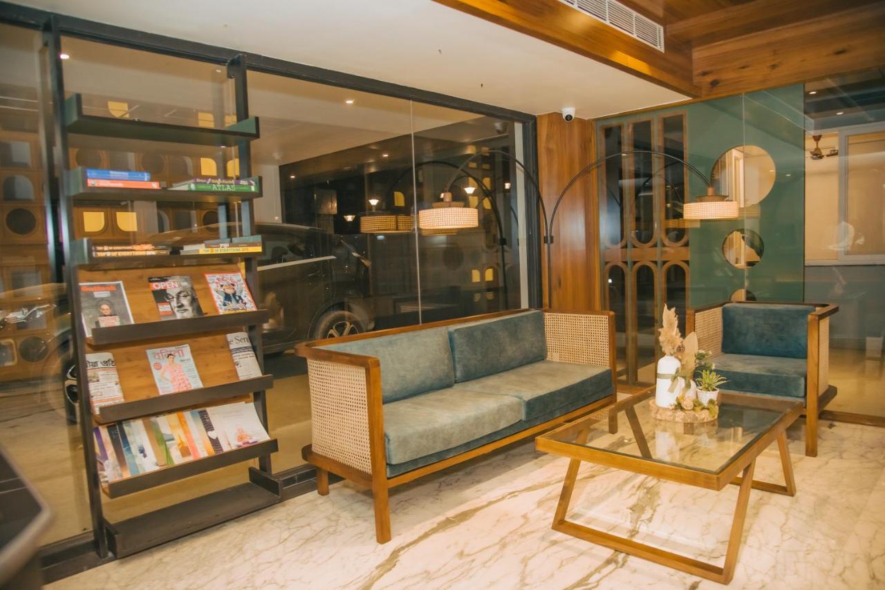 The Convoy Hotel Дибругар Екстериор снимка